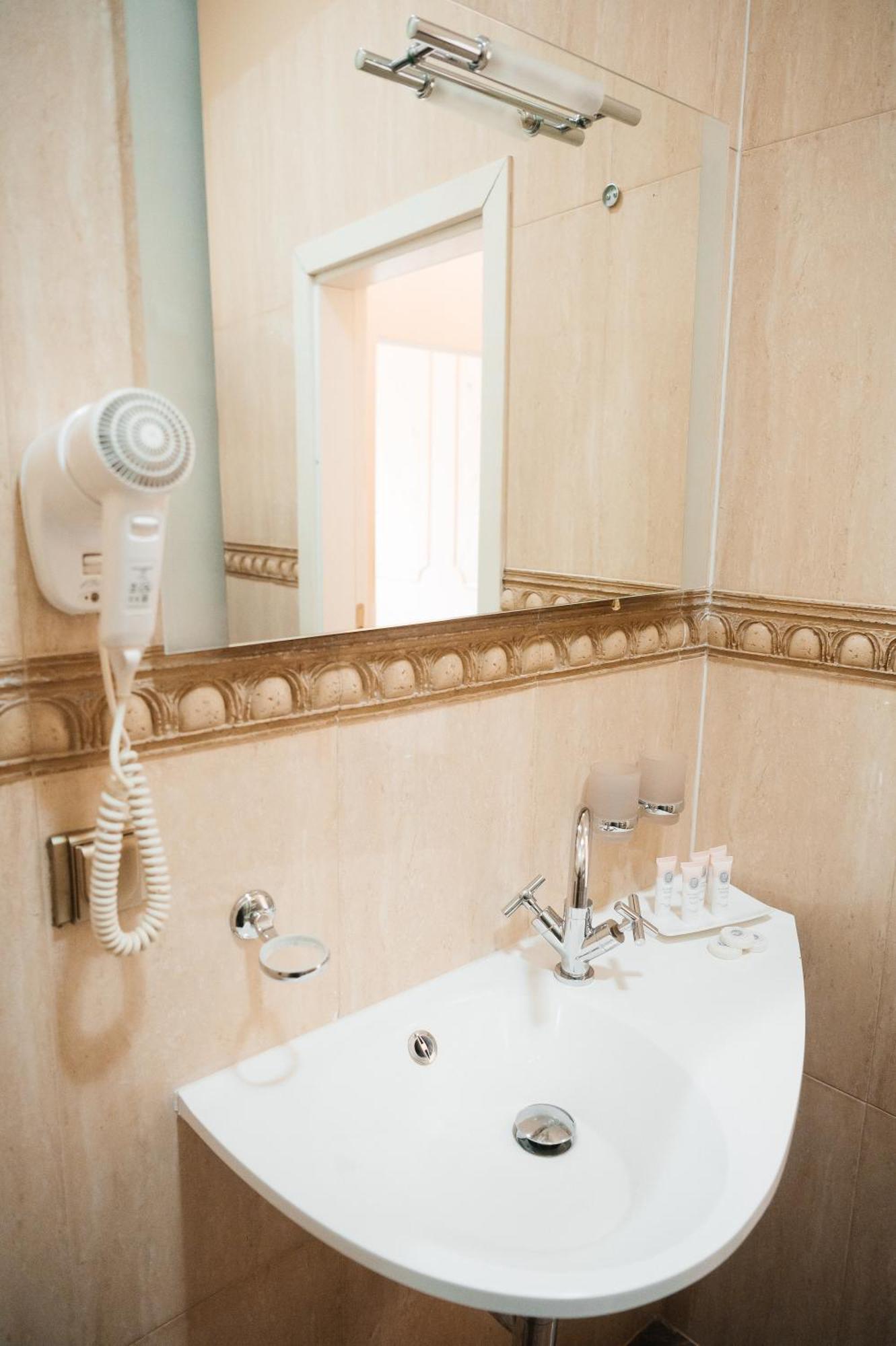 Alisa Hotel Karlovy Vary Luaran gambar