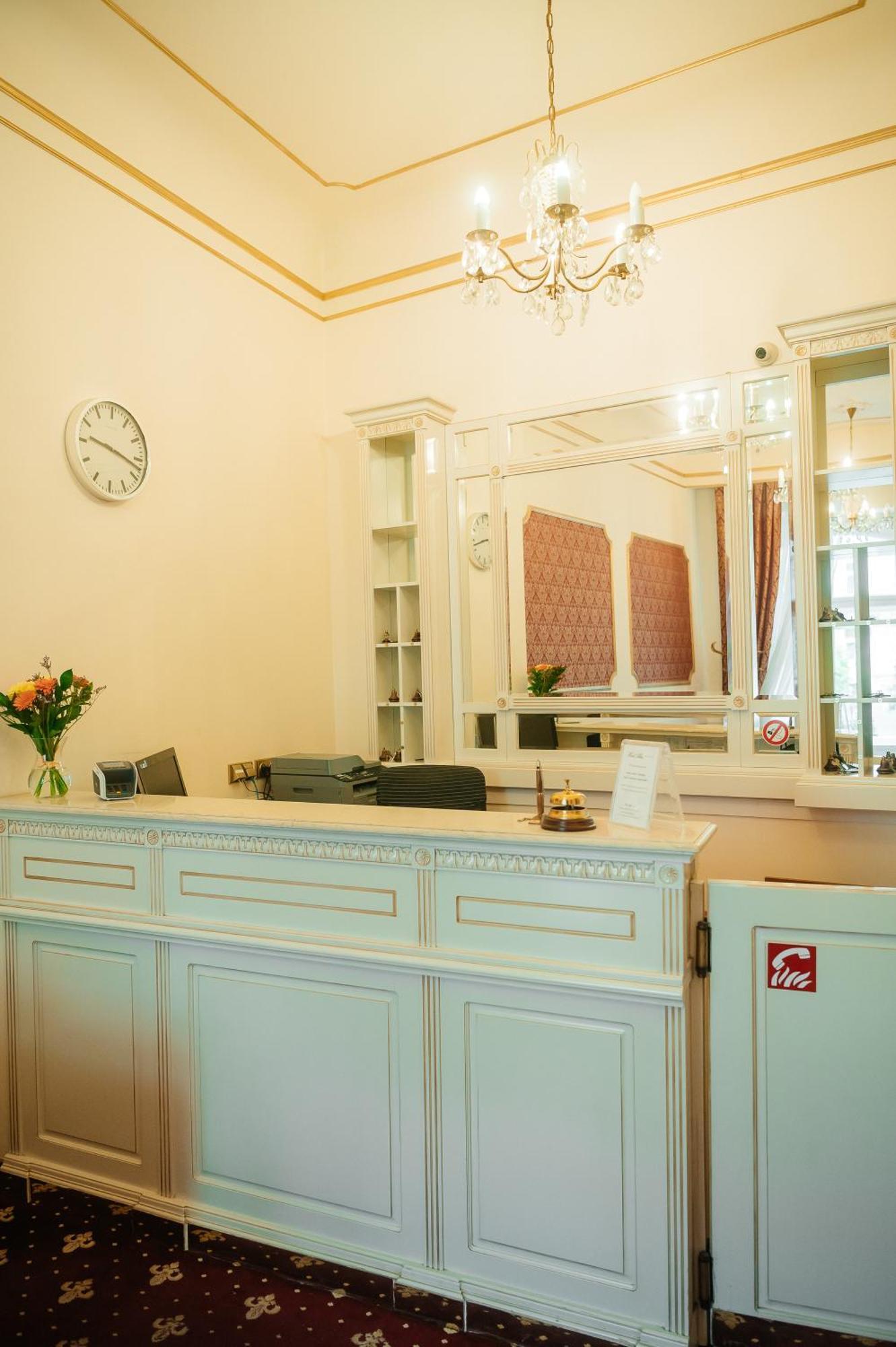Alisa Hotel Karlovy Vary Luaran gambar